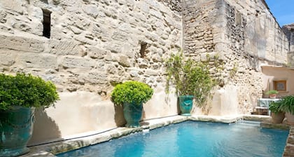 Chez Vous a Uzes, Heated Pool, Garden, Historic Centre