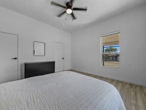 2 habitaciones, tabla de planchar con plancha, wifi y ropa de cama 