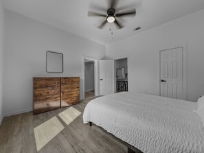 2 soverom, strykejern/-brett, wi-fi og sengetøy