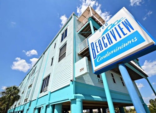 Beachview Condo 226, nearly touching the Hangout & Beach, at all the action!