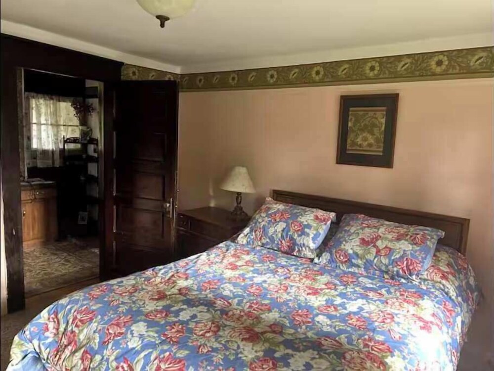 Historic Apartments With Character Reference: Lovely Historic Upstairs Apartment With Character Eugene