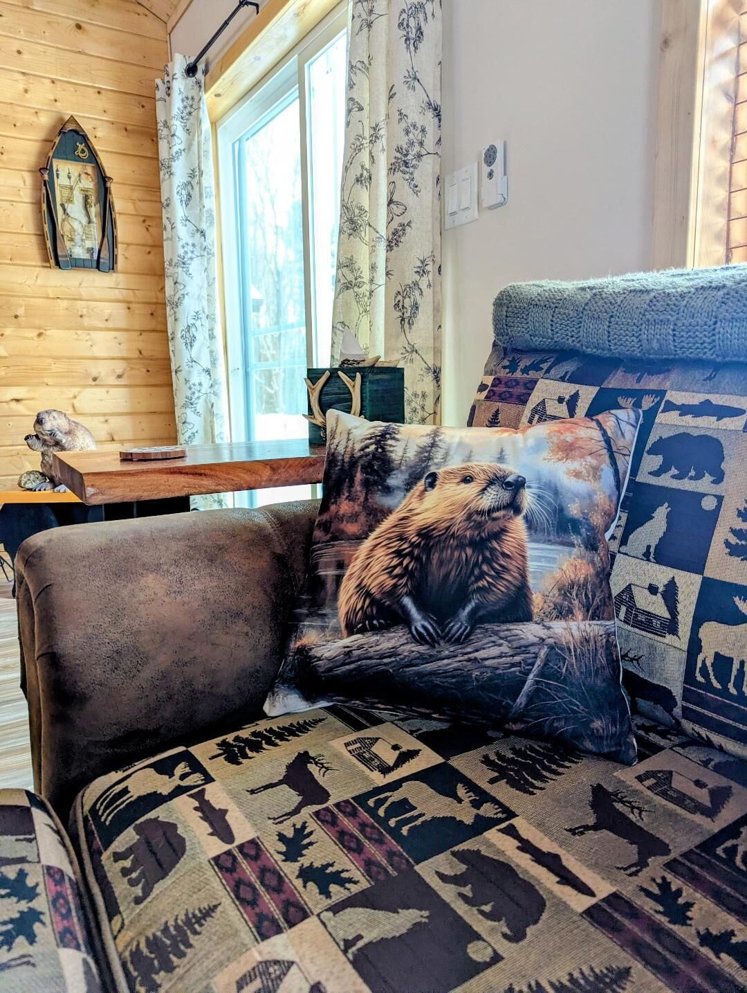 Charming 2-bedroom Cabin With Water Views On Thayer Lake - Elk Rapids, MI