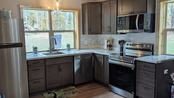 Mikrobølgeovn, ovn, kogeplade, opvaskemaskine