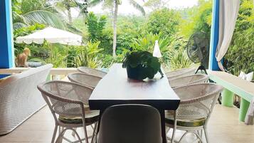 Room, 1 Bedroom, Smoking, Private Pool | Dining room