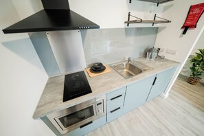 Private kitchen - URBAN HUB PRESTON! Modern Studio Apartment - Located next to the UCLan campus (Preston)