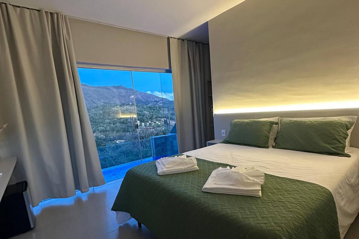 Deluxe Double Room, Mountain View | Desk, free WiFi