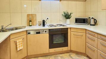 Mikrowelle, Ofen, Herdplatte, Geschirrspüler