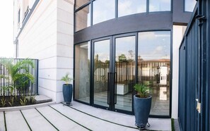 Front of property - Soraya Studio (Accra)
