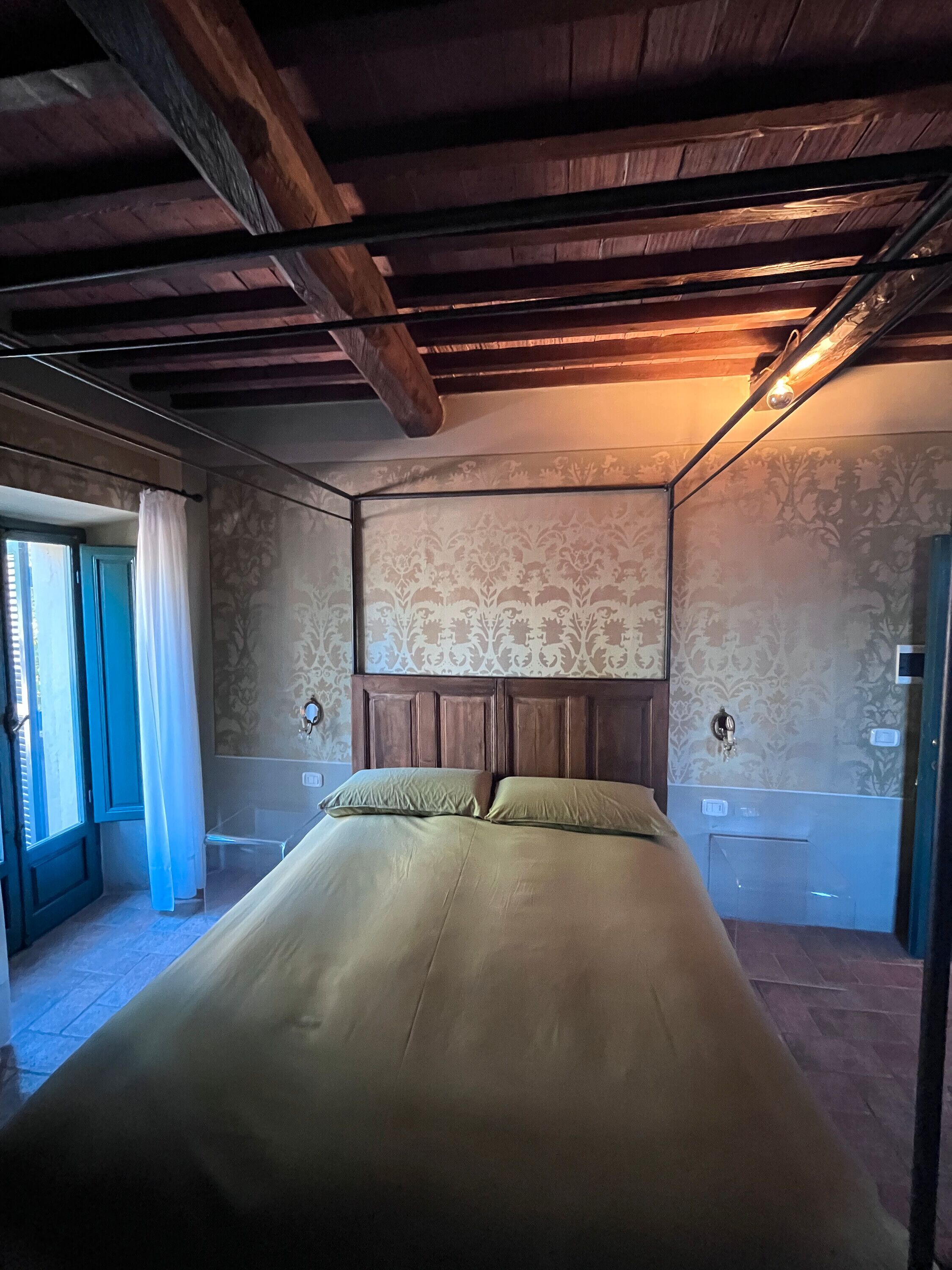 1 habitación y ropa de cama 