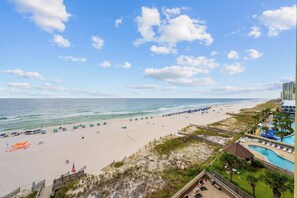 On the beach - Romar Place 705 🏖️ 3BR Gulf-Front Condo | Pool, Hot Tub + Stunning Views (Orange Beach)