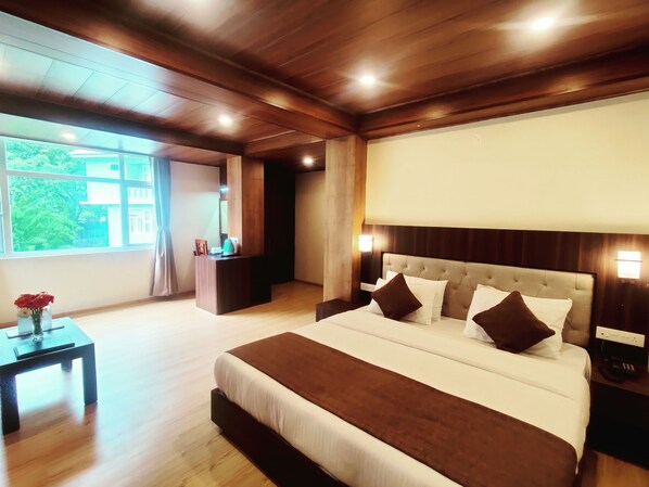 Premium Suite, Balcony, Mountain View