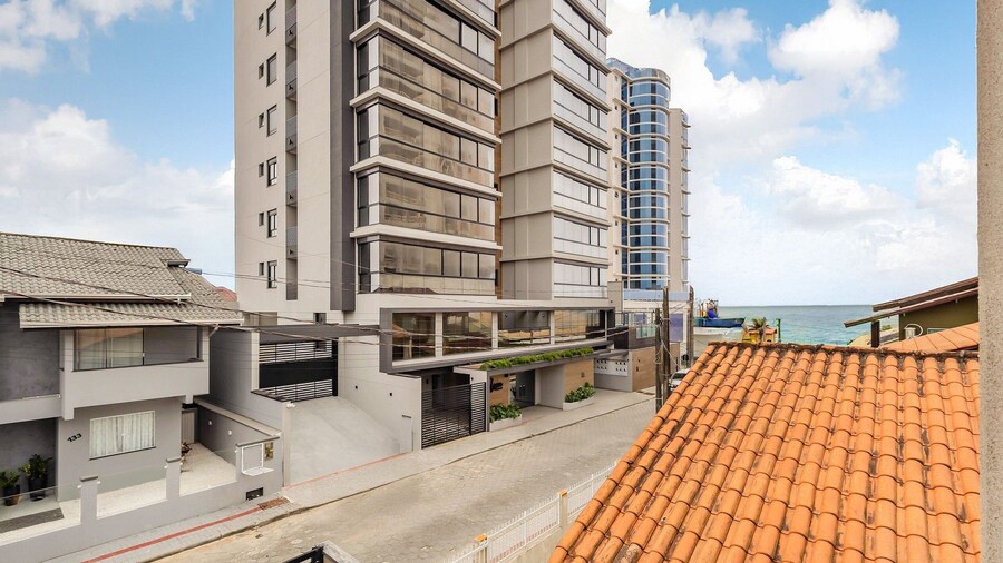 Apts in Condominium 70 Meters From Praia do Tabuleiro - Mtas