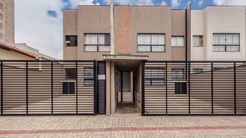 Basic Apartment | Exterior