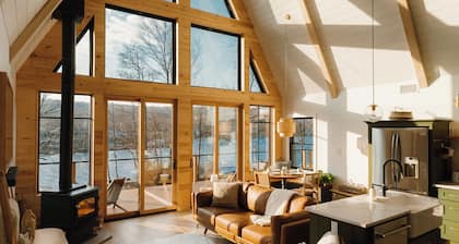 A-Frame private lake Hot Tub + Lakefront Views NJ