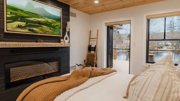 2 chambres, bureau, fer et planche Ă repasser, lit parapluie