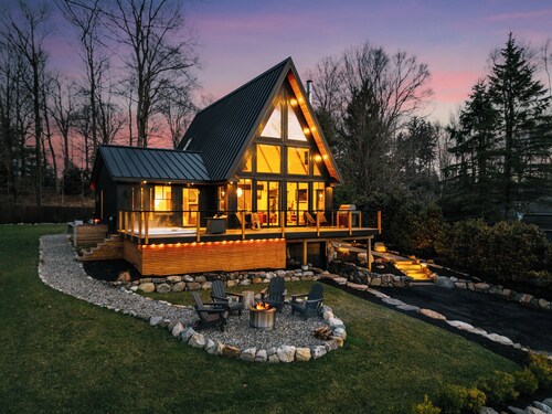 A-Frame private lake Hot Tub + Lakefront Views NJ