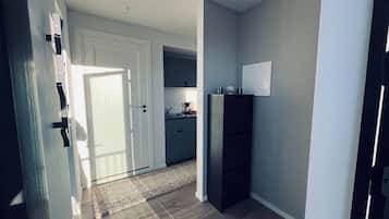 Apartment, 1 Bedroom, Balcony, Garden View | Interior