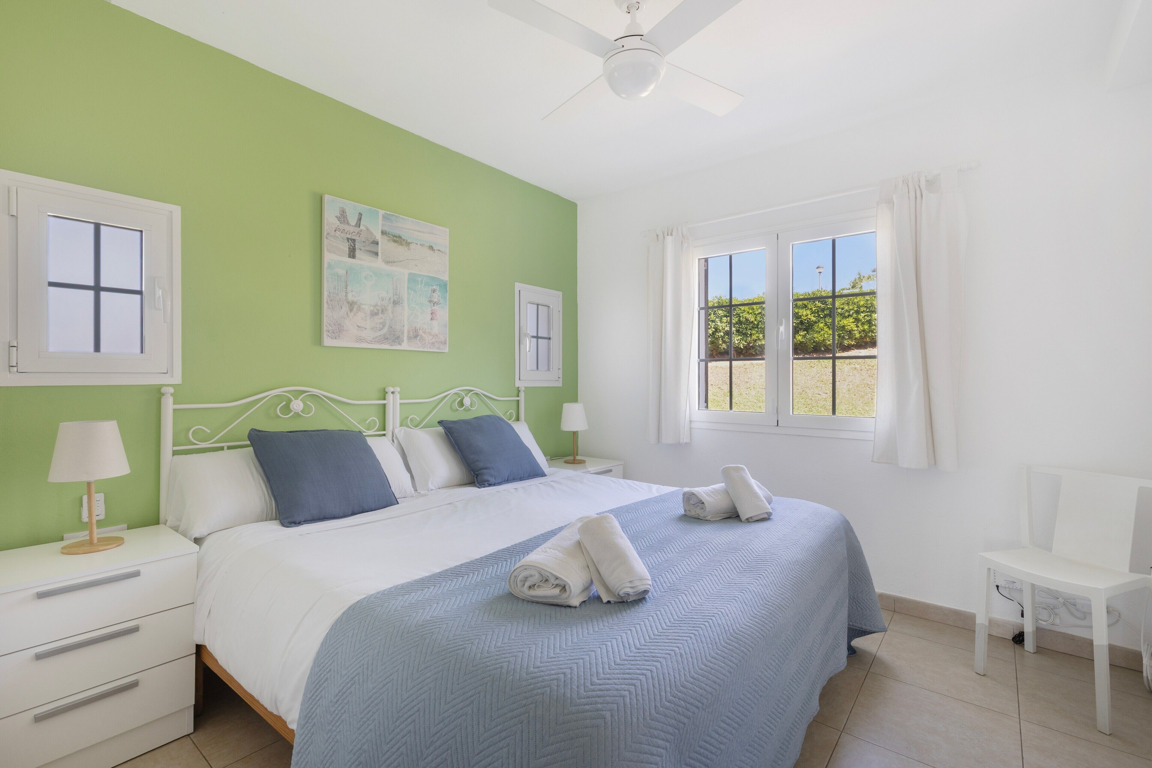 2 dormitorios, tabla de planchar con plancha, wifi y ropa de cama