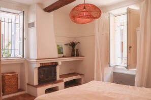 4 chambres, fer et planche à repasser, Wi-Fi, draps fournis