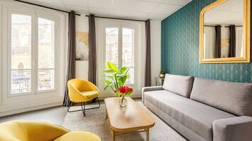 Apartment | Living area | 32-inch Smart TV with cable channels, Netflix, streaming services