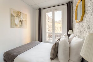 Apartment | Hypo-allergenic bedding, pillow-top beds, individually decorated