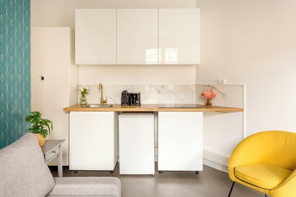 Apartment | Private kitchen | Fridge, microwave, stovetop, toaster