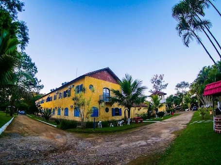 Fachada de la propiedad