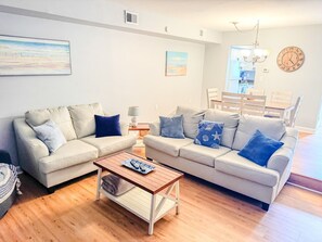 TV - 2-bedroom condo in brilliant North Myrtle Beach with AC (North Myrtle Beach)