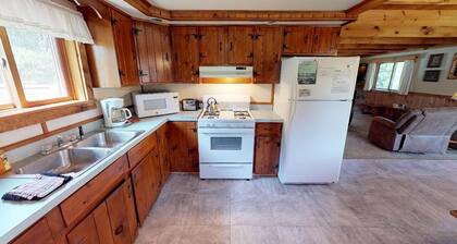 Rough Cut Lodge - Pine Cabin