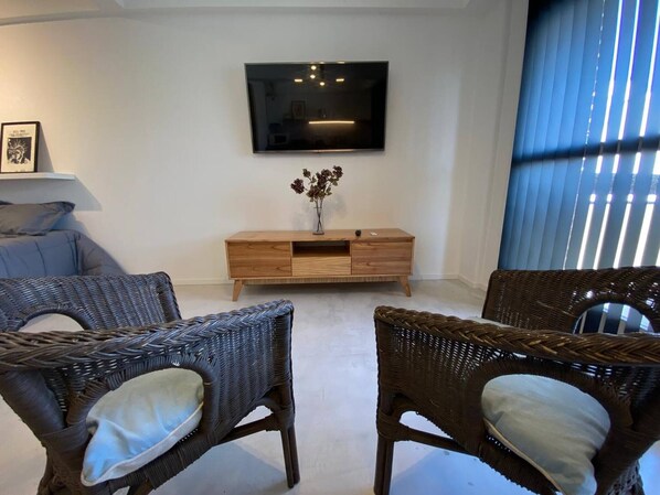 غرفة - غرفة نوم واحدة - بشرفة | غرفة المعيشة