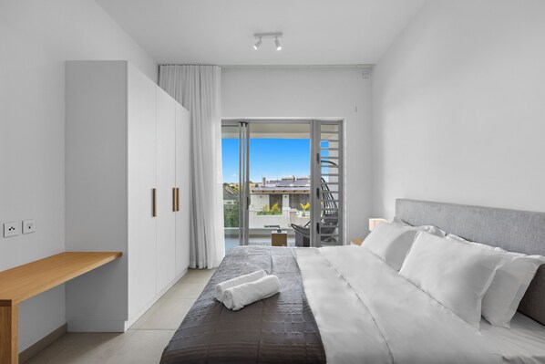2 chambres, fer et planche à repasser, accès au Wi-Fi (inclus)