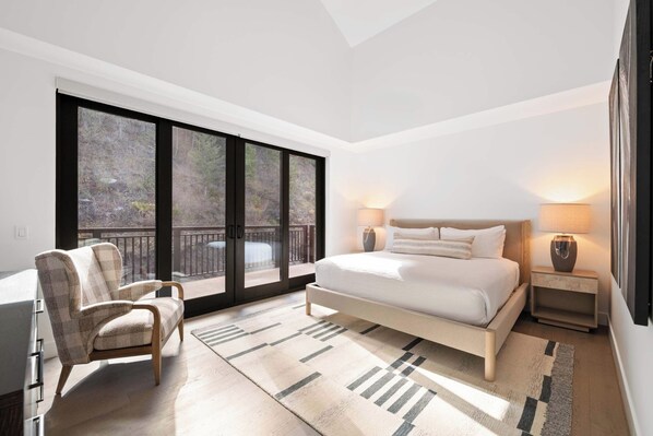 4 عدّة غرف نوم وسرير سفر وواي فاي وملاءات أسرّة