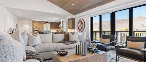 スマートテレビ、暖炉