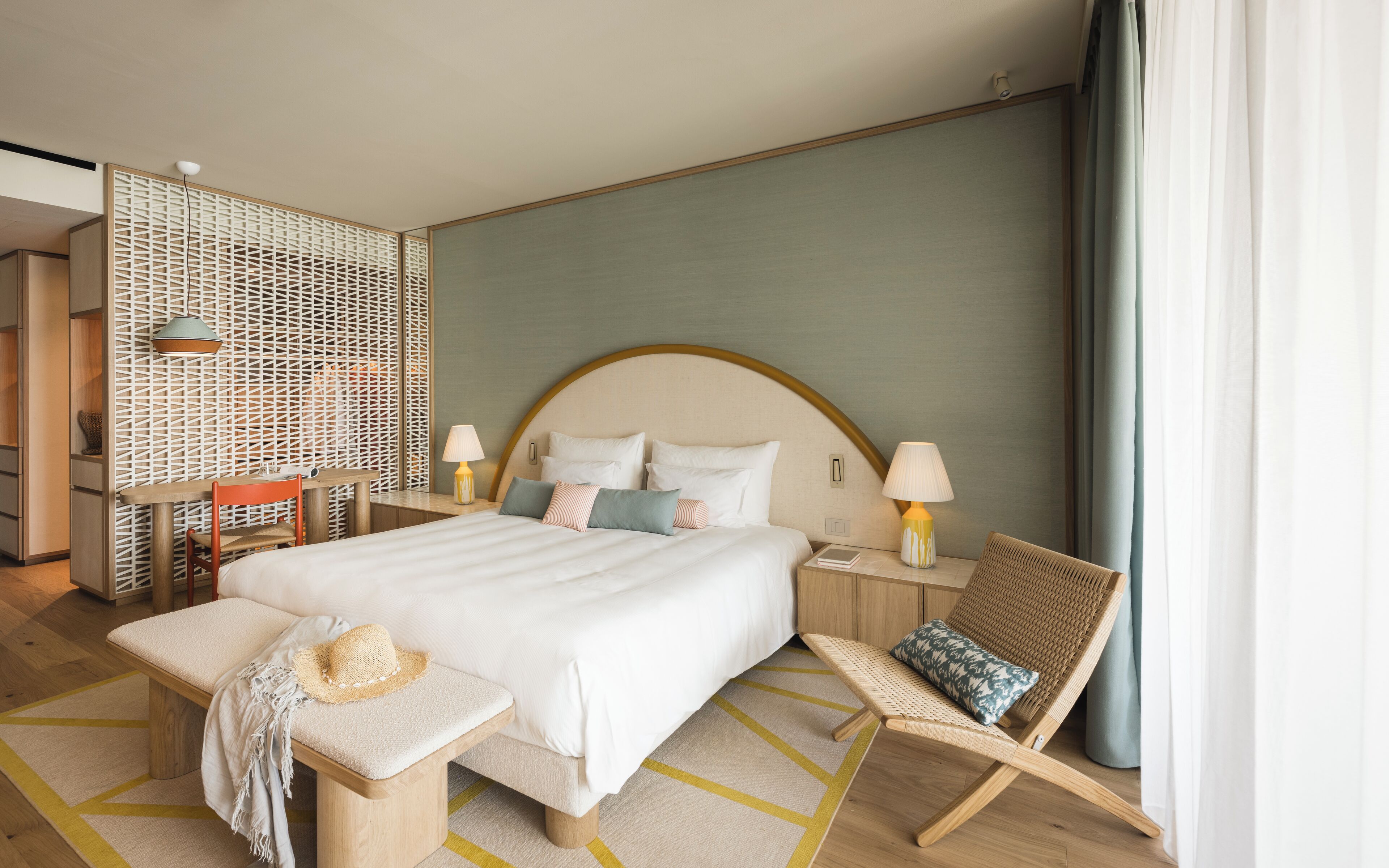 Minibar, in-room safe, desk, laptop workspace