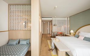 Suite familiale, balcon | Minibar, coffre-fort, bureau