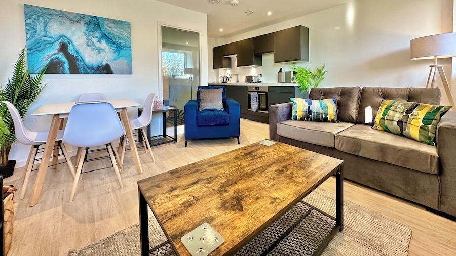 Coates House by Guestz