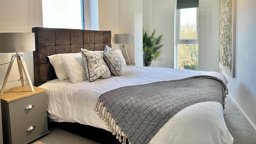 Coates House by Guestz