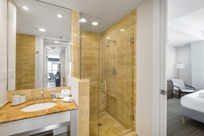 Condo, Balcony, City View | Bathroom - Prime Location - Walk to City Centre (Miami)