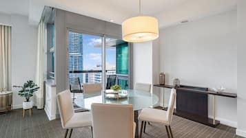 Appartamento, balcone, vista città | Sala da pranzo