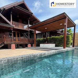 Vila superluxo, sacada, vista para a piscina | Fachada