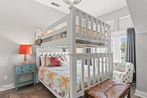 2 bedrooms, desk, free WiFi, bed sheets