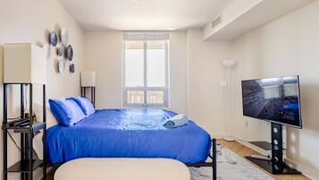 2 bedrooms, desk, iron/ironing board, travel cot