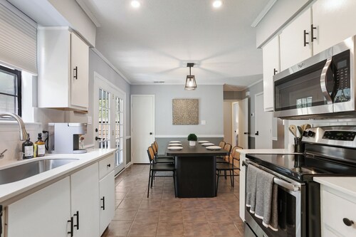 Adorable Bungalow Near Tybee Beach