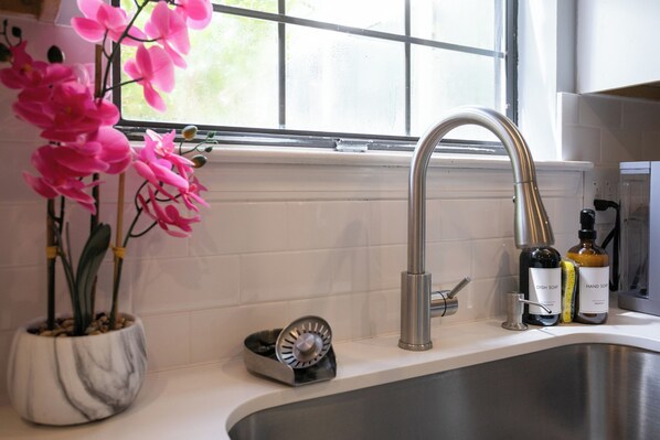 Bungalow, Terrasse, Gartenblick | Eigene Küche