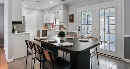 Adorable Bungalow Near Tybee Beach