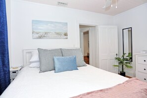 Bungalow, Patio, Courtyard View | Iron/ironing board, free WiFi, bed sheets - 3403 Bannon (Savannah)