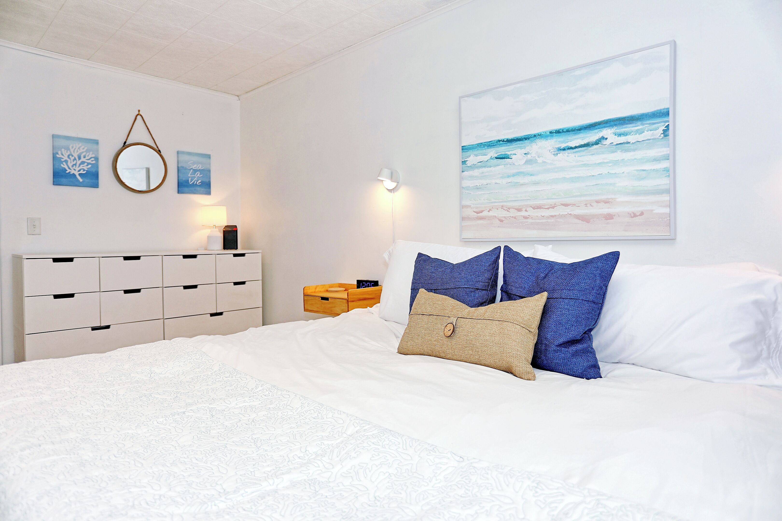 Bungalow, Patio, Courtyard View | Iron/ironing board, free WiFi, bed sheets