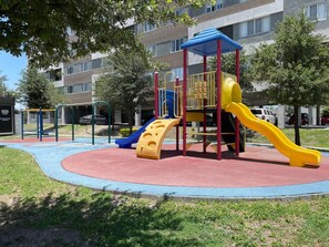 室外兒童遊樂區