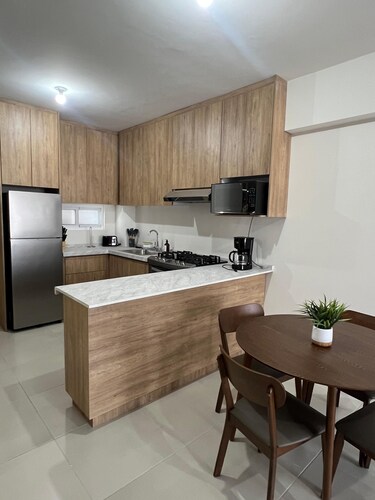 Depa con Cocina Sala Comedor y Alberca