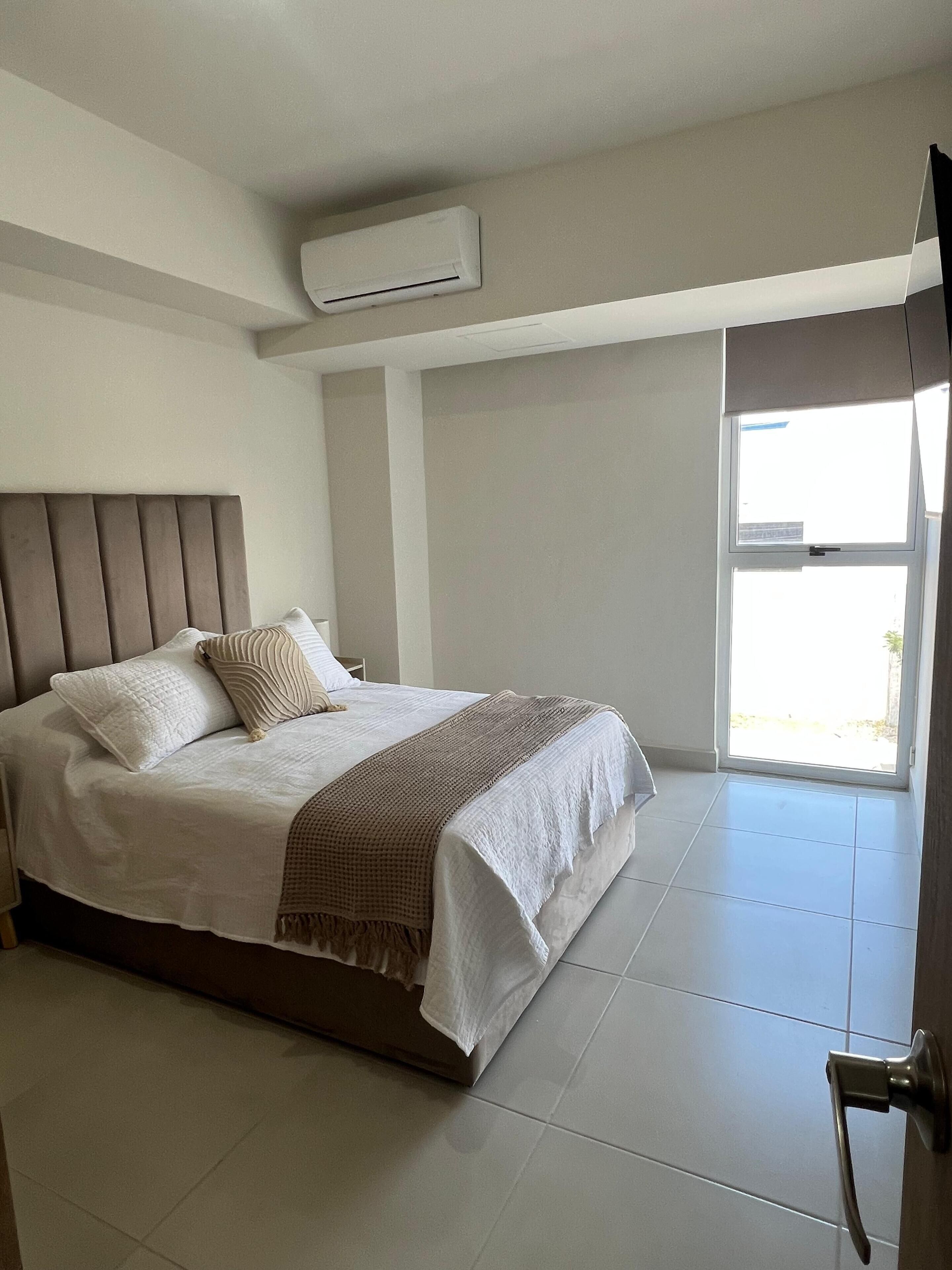 Departamento Deluxe | Decoración personalizada, muebles diferentes y escritorio 